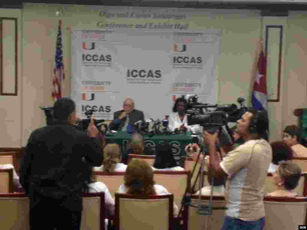 Berta Soler responde preguntas en ICCAS