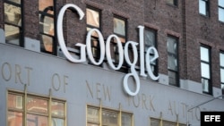 El logo de Google en la sede de la firma en Nueva York (EEUU). 
