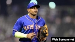 Yoenis Céspedes vistió el uniforme de los Mets de Nueva York la temporada pasada. Firmó con el equipo el 31 de julio de 2015.