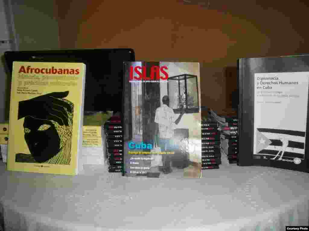 En el evento se presentaron&nbsp; la Revista Islas # 19, &oacute;rgano de la Afrocuban-Alliance por Leonardo Calvo C&aacute;rdenas, representante de la publicaci&oacute;n en Cuba; &ldquo;Afrocubanas: historia, pensami