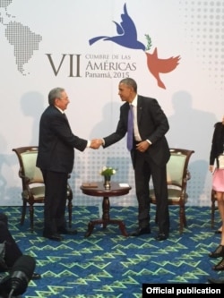 Reunión entre Obama y Raúl Castro Panamá.