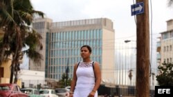 La retirada de los diplomáticos estadounidenses de la embajada en La Habana ha afectado los servicios consulares. 
