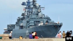 Fotografía de archivo del cazasubmarinos de la armada rusa "Almirante Chabanenko" anclado en La Habana.