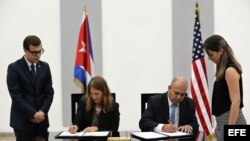 Cuba y EEUU firman acuerdo para cooperación en investigación contra el cáncer