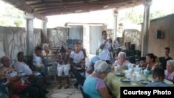 Amigos de la Rosa Blanca asisten a necesitados en Camagüey.