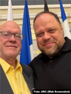 Orlando Gutiérrez Boronat con Ruslan Stefanchuk, presidente del Parlamento (Rada)