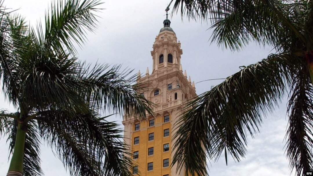  La Torre de la Libertad ubicada en la Ciudad de Miami.