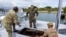 Durante una visita operativa a la Estación Naval de la Bahía de Guantánamo, el comandante del SOUTHCOM, general Francis L. Donovan, observó sistemas no tripulados.