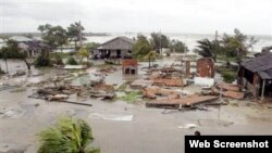 Casas dañadas por el huracán Ike en 2008