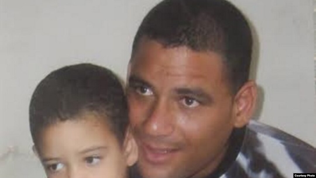 Enmanuel Abreu Sánchez, condenado a 12 años de una condena que considera injusta. Su huelga de hambre ha sobrepasado los 89 días.
