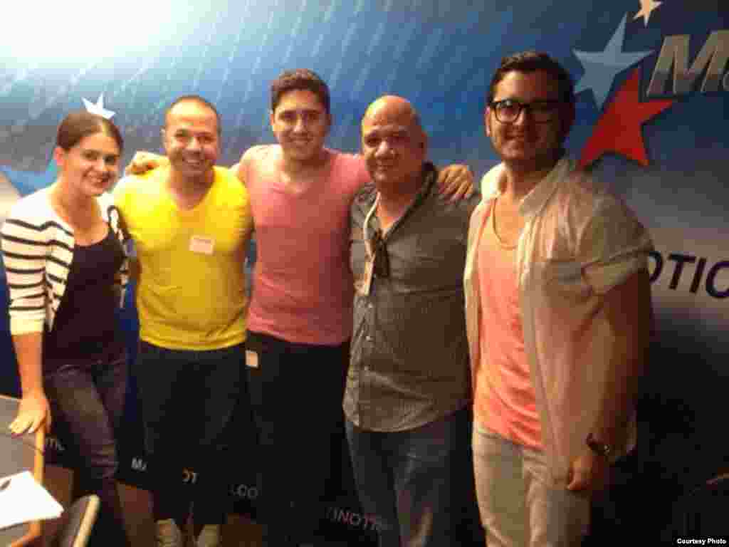 1800 Online con el Grupo Treo: Danny, Chucho y Rey