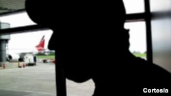 El joven dijo al periódico que se fue de Cuba porque sabía de torturas en la isla y su vida corría peligro (foto: diario La Nación). 