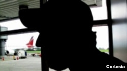 Costa Rica -El joven dijo al periódico que se fue de Cuba porque sabía de torturas en la isla y su vida corría peligro (foto: diario La Nación). 