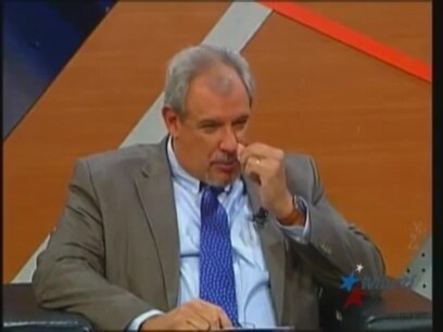 Justifica diplomático cubano el “socialismo próspero”