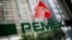 Imagen del logo de Petróleos Mexicanos (PEMEX) en la sede en Ciudad de México. (Reuters/Raquel Cunha).