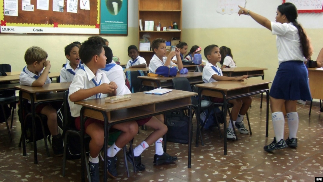 Estudiantes cubanos en su aula
