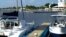 Yates anclados en la Marina Marlin Cienfuegos, cerca del Castillo de Jagua.