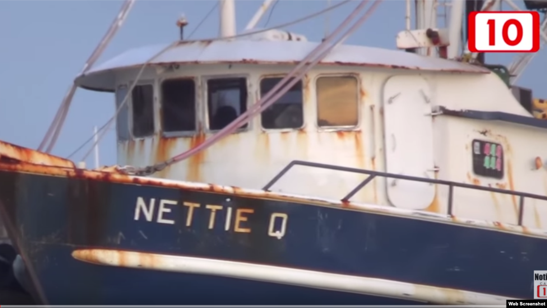 Barco camaronero cubano que atracó en Cozumel