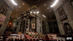 Archivo: Misa del Gallo.