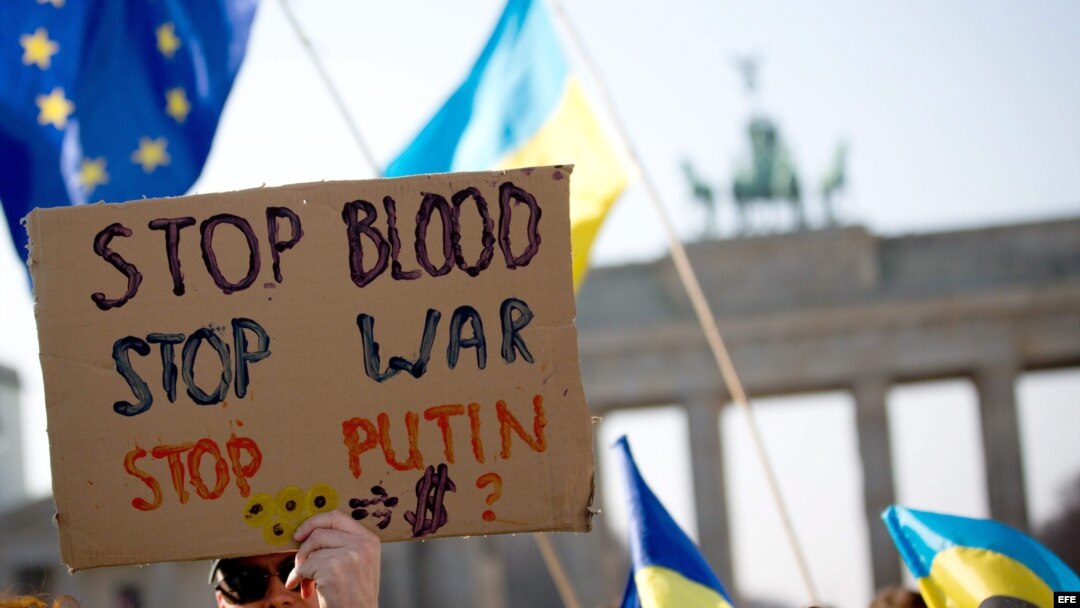 Solidaridad con Ucrania en Berlín. Piden el fin de invasión rusa en Crimea.