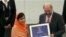 Malala Yousafzai recibió el Premio Sájarov en la sede del Parlamento Europeo