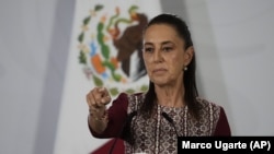 Claudia Sheinbaum ofrece su conferencia de prensa matutina en el Palacio Nacional de Ciudad de México, este 22 de junio de 2026. Foto: AP/Marco Ugarte