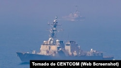CENTCOM tiene embarcaciones protegiendo el estrecho.