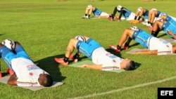 Jugadores de la selección de fútbol de Colombia durante un entrenamiento  en Los Cardales, Argentina.