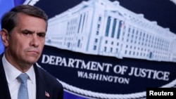 Todd Blanche, flamante fiscal general de EEUU, anuncia nuevas medidas de la administración Trump contra el Cártel de Jalisco Nueva Generación (CJNG) en el Departamento de Justicia.