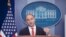 El asesor adjunto de Seguridad Nacional, Ben Rhodes, comenta sobre el viaje a Cuba del presidente Barack Obama, en la Casa Blanca en Washington.