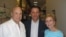 Como director de la Oficina de Transmisiones a Cuba, Pedro Roig y su esposa Alina Mascaró, recibieron al actor cubanoamericano Andy García en la redacción de Radio Martí. 