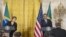 El presidente estadounidense, Barack Obama (d), ofrece una rueda de prensa con su homóloga brasileña, Dilma Roussef (i), en la Casa Blanca, Washington, Estados Unidos, hoy, martes 30 de junio de 2015.