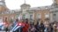 Expresos cubanos "acampados" ante el Ministerio de Asuntos Exteriores español en Madrid piden una solución a su situación de desamparo, al haberse terminado las ayudas recibidas del Gobierno español.