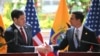 El secretario de Estado de EEUU, Marco Rubio (izquierda), estrecha la mano del ministro de Relaciones Exteriores de Ecuador, Roberto Kury, al término de una rueda de prensa en el Palacio de Carondelet en Quito, el 9 de septiembre de 2026.