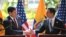 El secretario de Estado de EEUU, Marco Rubio (izquierda), estrecha la mano del ministro de Relaciones Exteriores de Ecuador, Roberto Kury, al término de una rueda de prensa en el Palacio de Carondelet en Quito, el 9 de septiembre de 2026.