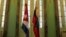 Las banderas de Cuba y Venezuela.