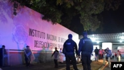 La policía federal de México vigila la Estación Migratoria Siglo XXI, en Tapachula, Chiapas. AFP.