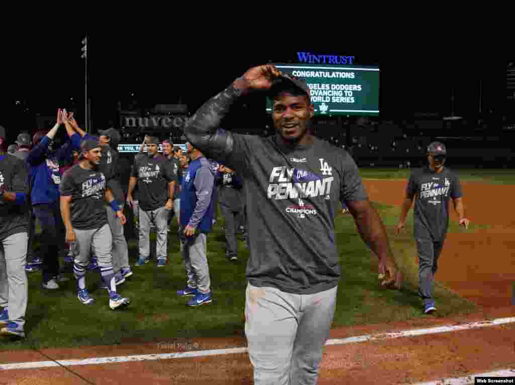 Yasiel Puig celebra porque los Dodgers de Los Ángeles aseguraron la División Oeste y tuvieron el mejor récord en la Liga Nacional en 2017. &nbsp;