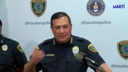 Cubano jefe de la policía de Houston dice conocer el dolor de su comunidad gracias a sus padres
