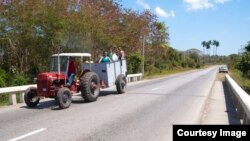 Tractores americanos en Cuba.