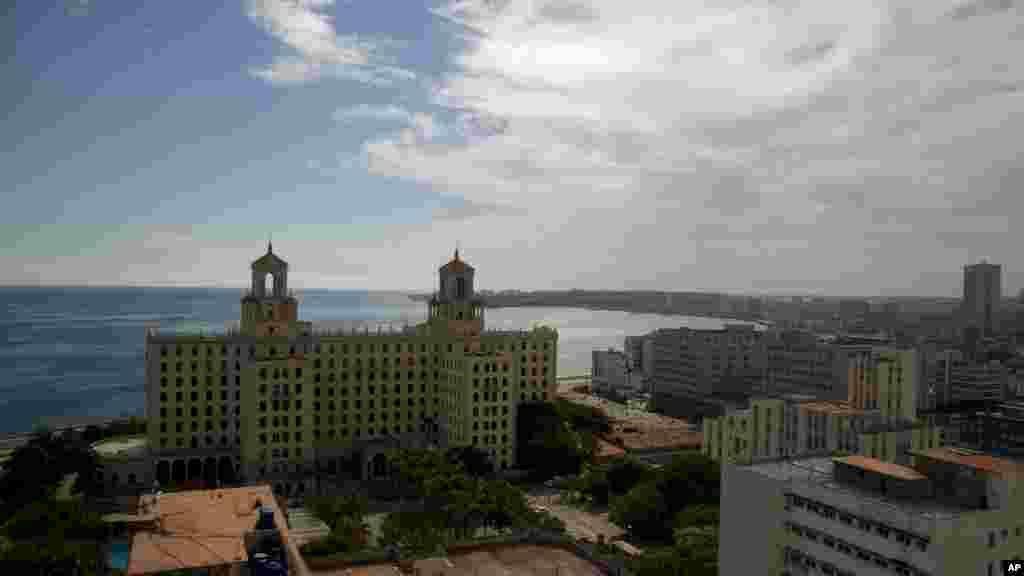 Foto del Hotel Nacional de La Habana, del 17 de junio del 2020. Los turistas brillan por su ausencia en el hotel desde que comenzó la pandemia del coronavirus. (AP Photo/Ismael Francisco, File)