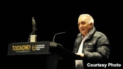 Eugenio Pedraza Ginori, director cubano de televisión, en Galicia, España. Cortesía de P.G.