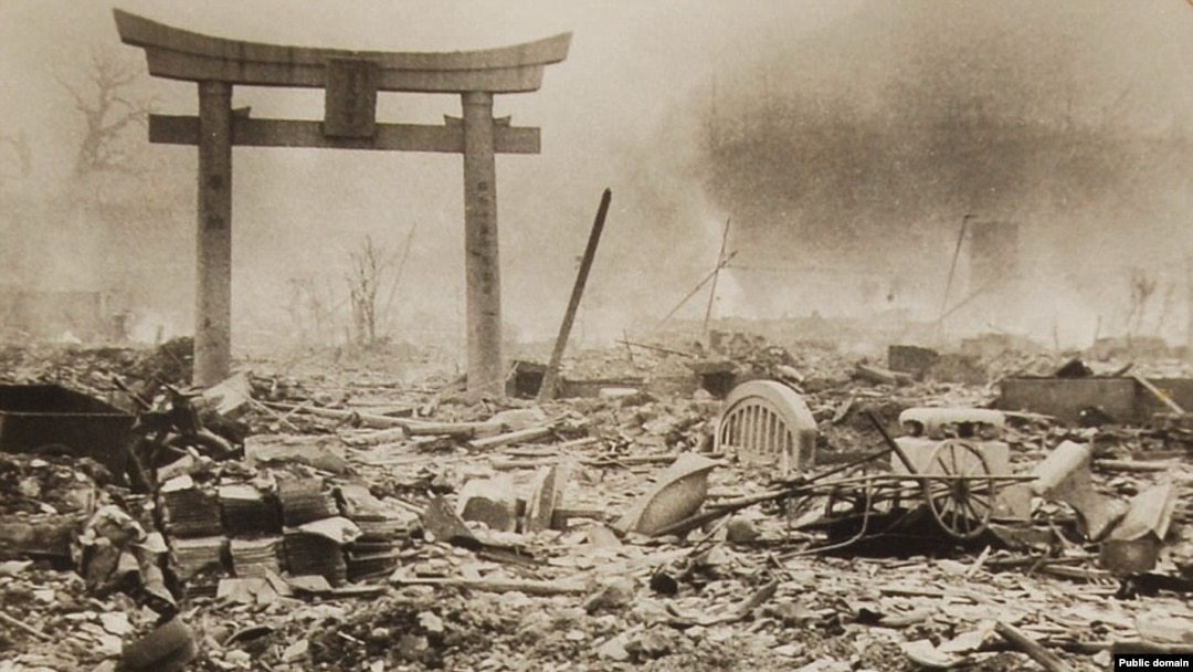 Paisaje de Nagasaki después de la explosión nuclear de agosto de 1945.
