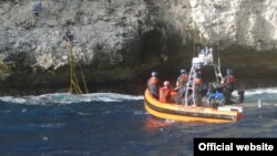 Guardia Costera rescata balseros en la costa de Isla Mona. (Archivo)