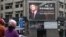 En la capital de Taiwán, un cartel que da la bienvenida a Nancy Pelosi, presidenta de la Cámara de Representantes de Estados Unidos.