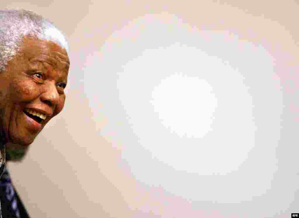 Fallece el ex presidente sudafricano Nelson Mandela a los 95 años de edad