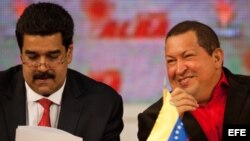 El presidente venezolano, Hugo Chávez junto al ministro de Relaciones Extreriores, Nicolás Maduro.