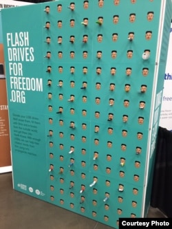 Campaña para recaudar flash drive para Corea del Norte