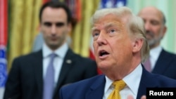El presidente Donald Trump ofrece declaraciones desde la oficina oval de la Casa Blanca, el 22 de junio de 2026. (REUTERS/Jonathan Ernst)