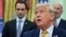 El presidente Donald Trump ofrece declaraciones desde la oficina oval de la Casa Blanca, el 22 de junio de 2026. (REUTERS/Jonathan Ernst)